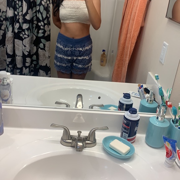 Blue and white shorts - Picture 2 of 2